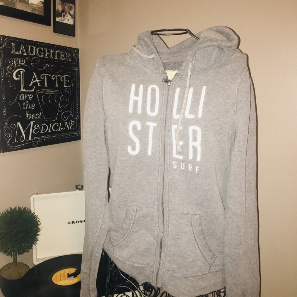 Hollister Cali. Gray Zip Up Jacket/Hoodie (m) $12-